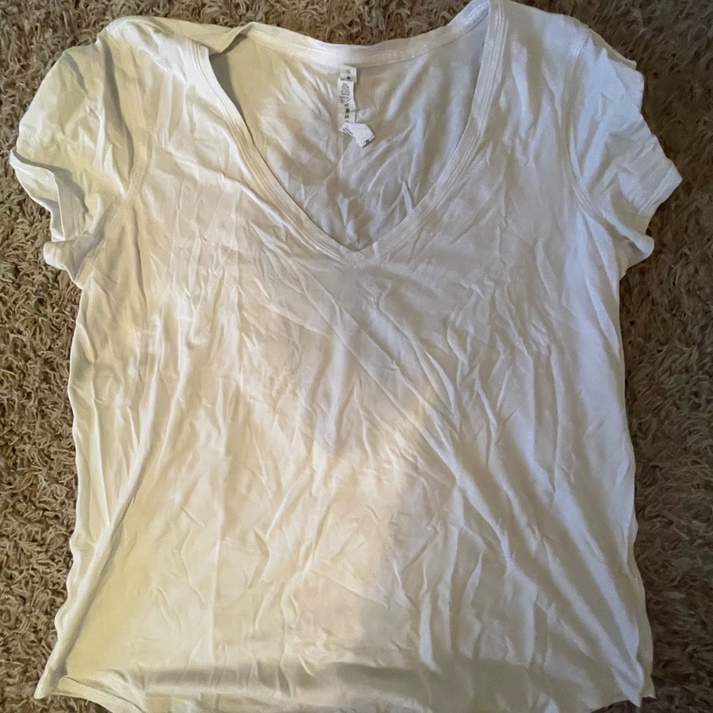 Lululemon V-Neck T.